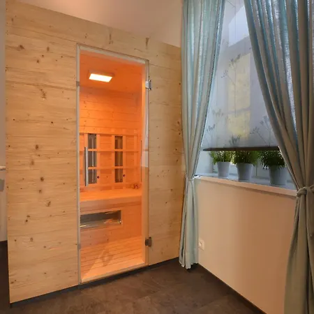 Charming Fens Family Home, Cleaning Included بيت للعطل
