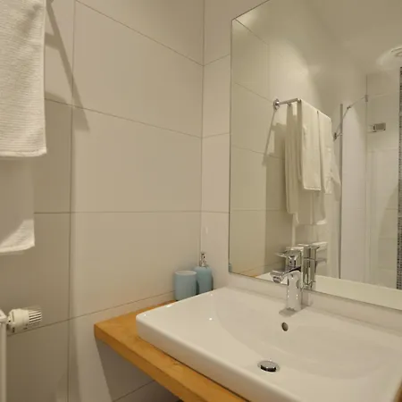 Charming Fens Family Home, Cleaning Included بيت للعطل