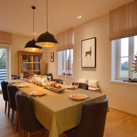 بيت للعطل Charming Fens Family Home, Cleaning Included *