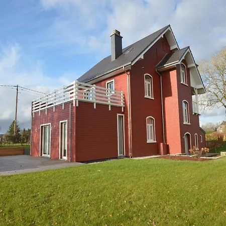 Charming Fens Family Home, Cleaning Included بيت للعطل